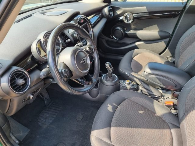 VOLKSWAGEN T-Roc usata, con Airbag
