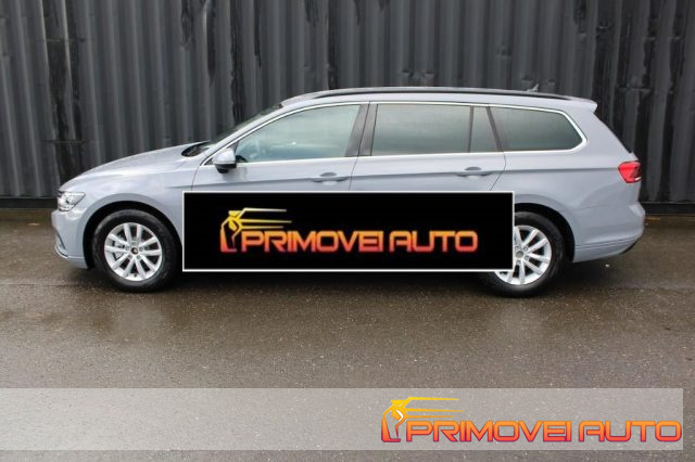 VOLKSWAGEN Passat Variant usata, con Airbag