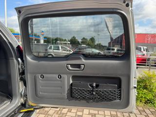 TOYOTA Land Cruiser usata, con Sound system