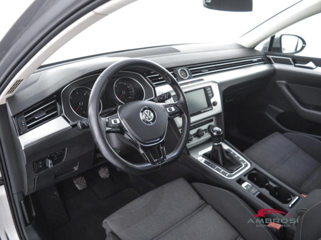 VOLKSWAGEN Passat usata 7