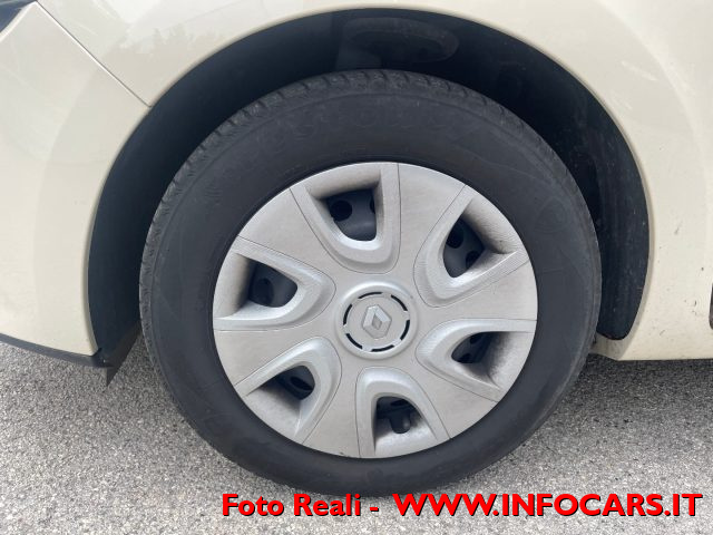 RENAULT Clio usata, con Monitoraggio pressione pneumatici