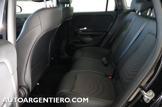 MERCEDES-BENZ GLA 180 usata, con Bracciolo