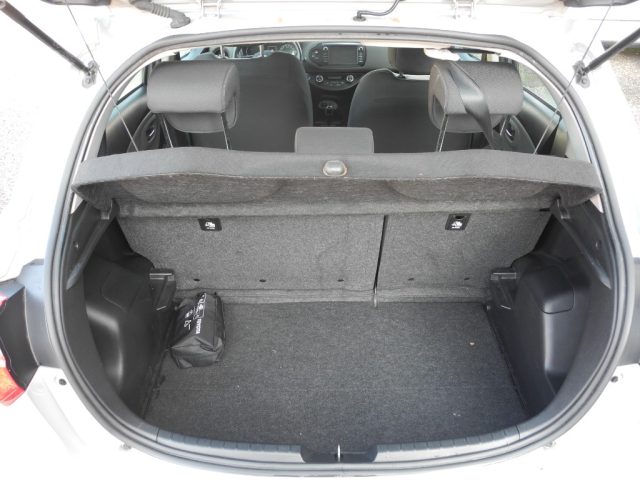 TOYOTA Yaris usata, con Volante in pelle