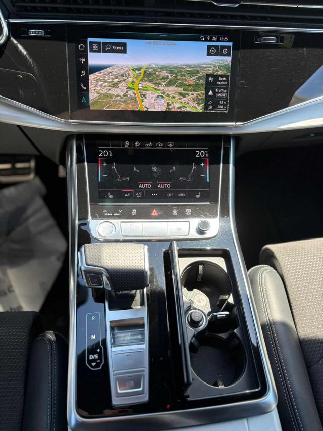 AUDI Q8 usata, con Park Distance Control