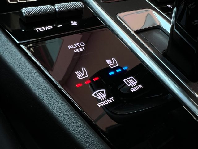 PORSCHE Cayenne usata, con Sistema di navigazione
