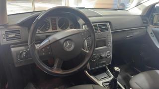 MERCEDES-BENZ B 180 usata, con Chiusura centralizzata