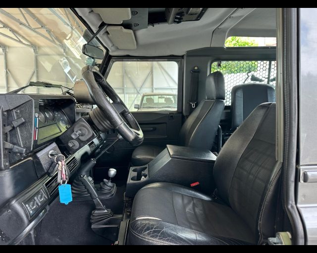 LAND ROVER Defender usata 9