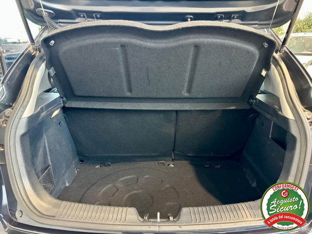 KIA Rio usata, con Sedile posteriore sdoppiato