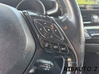 TOYOTA C-HR usata, con USB
