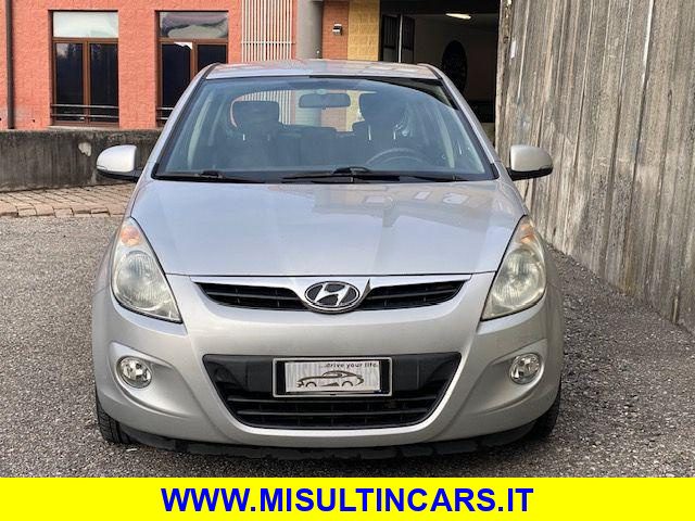 HYUNDAI i20 usata, con Airbag