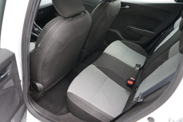 RENAULT Clio usata, con Sensori di parcheggio posteriori