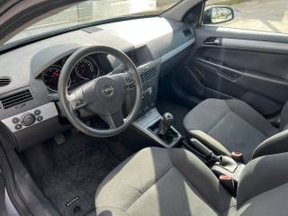 OPEL Astra usata, con Climatizzatore
