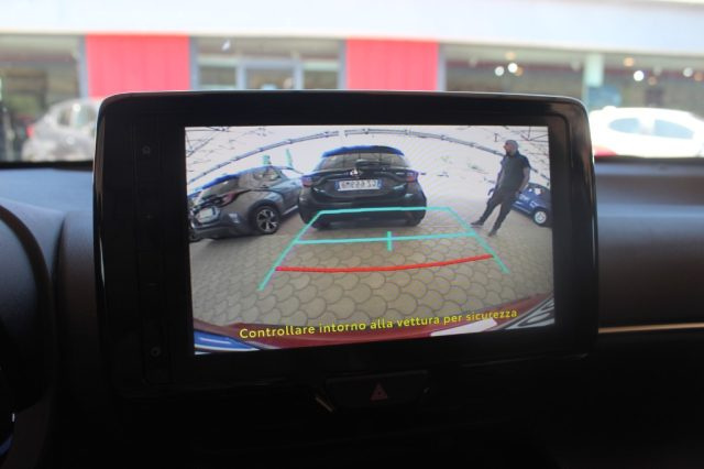 TOYOTA Yaris Cross usata, con Autoradio digitale