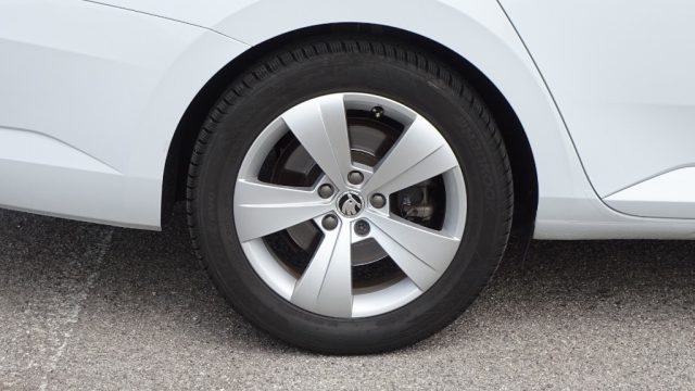 SKODA Superb usata, con Volante in pelle