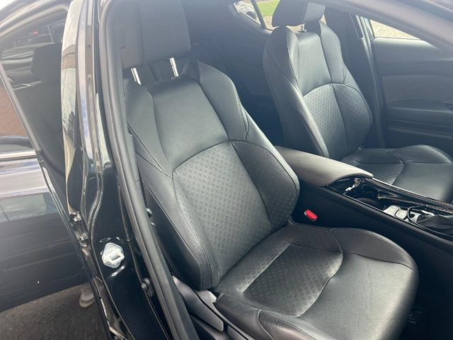 TOYOTA C-HR usata, con Climatizzatore