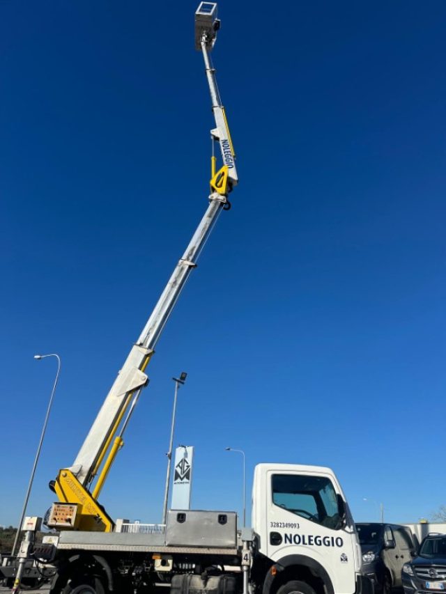 RENAULT Maxity usata, con Servosterzo
