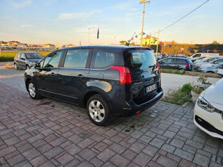 PEUGEOT 5008 usata, con Airbag laterali