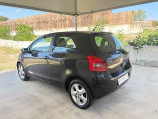 TOYOTA Yaris usata 46
