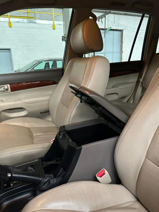 TOYOTA Land Cruiser usata, con Bracciolo