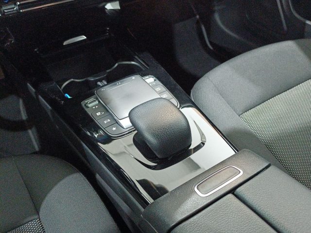 MERCEDES-BENZ CLA 180 usata, con Cruise Control