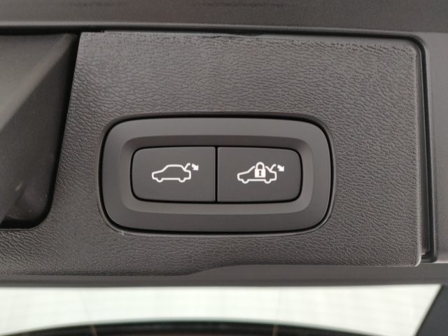 VOLVO XC60 usata, con Vetri oscurati