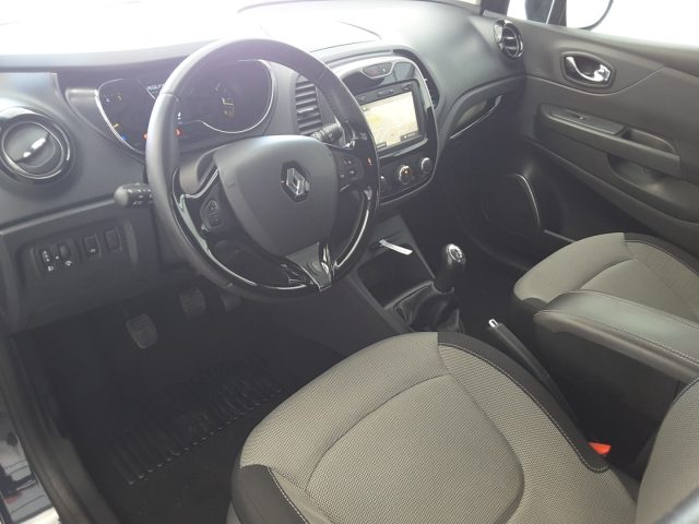 RENAULT Captur usata, con Autoradio