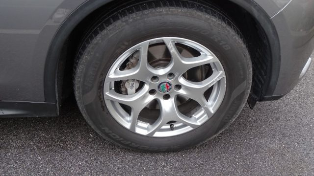 ALFA ROMEO Stelvio usata, con Volante in pelle