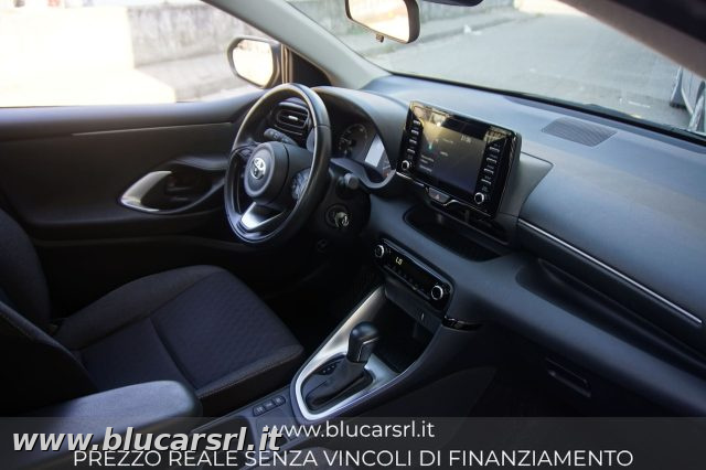 TOYOTA Yaris usata 9