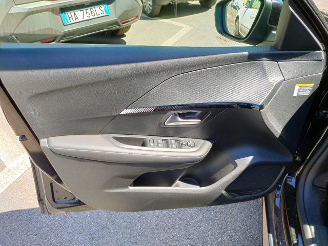 PEUGEOT 208 usata, con Volante in pelle