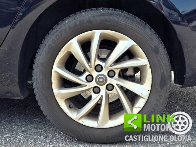 OPEL Astra usata, con Bluetooth