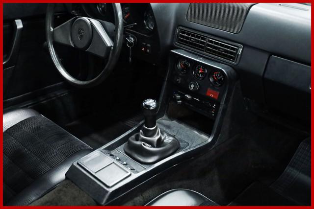 PORSCHE 924 usata 12