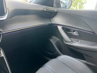 PEUGEOT 2008 usata, con Volante multifunzione