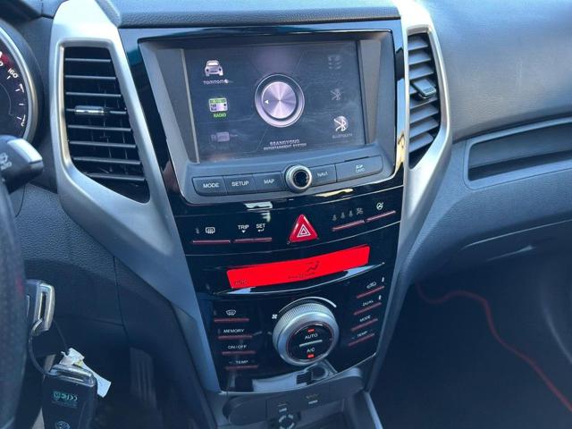 SSANGYONG Tivoli usata, con Controllo automatico clima