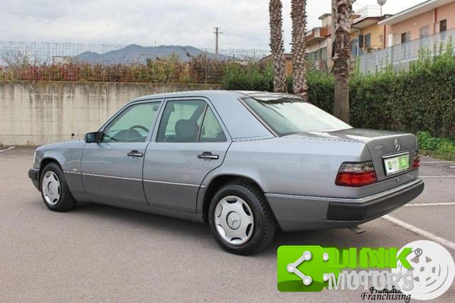 MERCEDES-BENZ E 200 usata 6