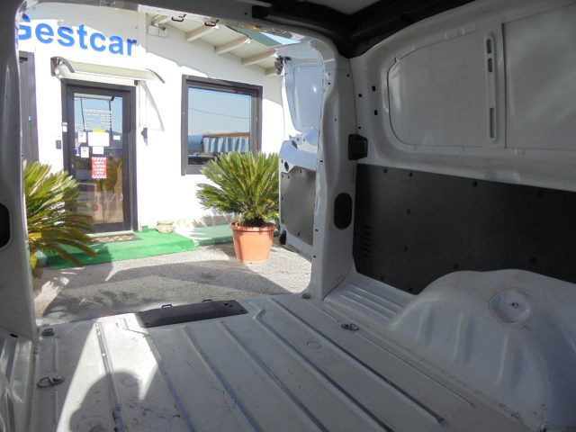 OPEL Vivaro usata 17