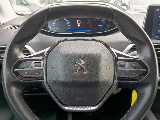PEUGEOT 5008 usata, con Boardcomputer