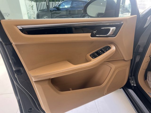 PORSCHE Macan usata, con Interni in pelle