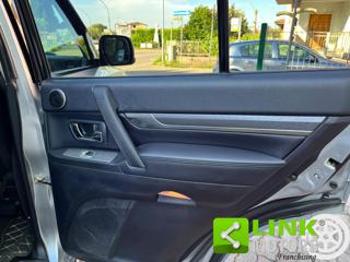MITSUBISHI Pajero usata, con Sistema di navigazione