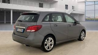 MERCEDES-BENZ B 220 usata, con Leve al volante