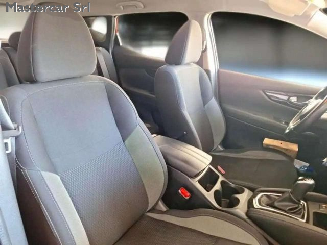 NISSAN Qashqai usata, con Boardcomputer