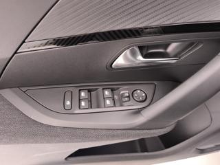 PEUGEOT 2008 usata, con Fari LED