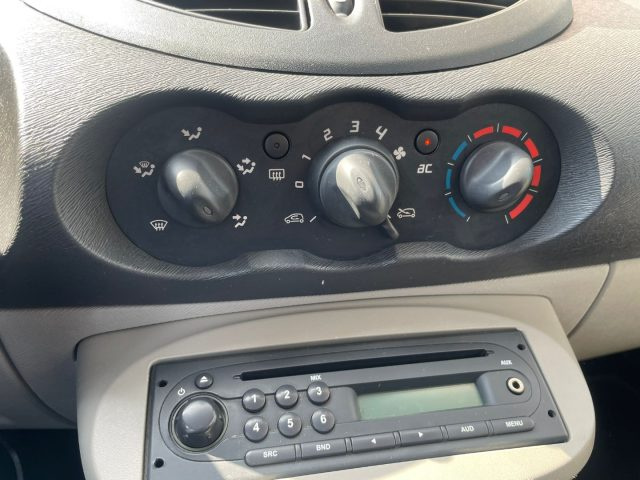 RENAULT Twingo usata 12