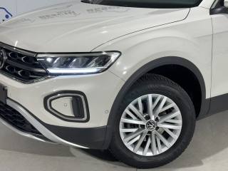 VOLKSWAGEN T-Roc usata, con Autoradio