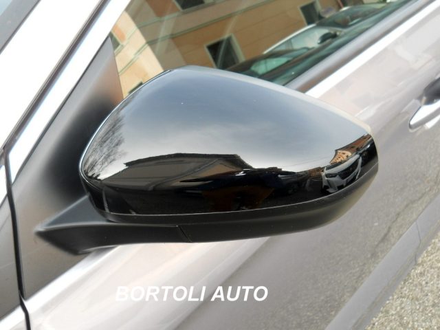 OPEL Grandland usata, con Sensori di parcheggio anteriori