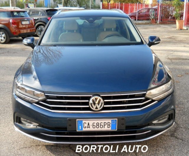 VOLKSWAGEN Passat Variant usata, con Leve al volante