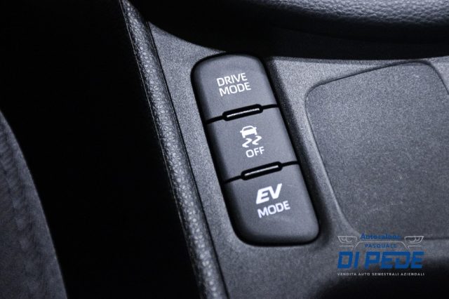 TOYOTA Yaris usata, con Isofix