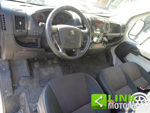 PEUGEOT Boxer usata, con Autoradio