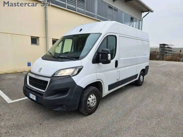 PEUGEOT Boxer usata, con Airbag