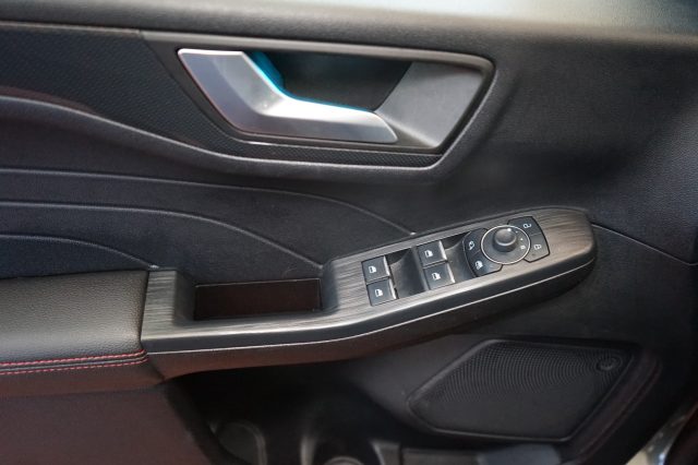 FORD Kuga usata, con Bracciolo