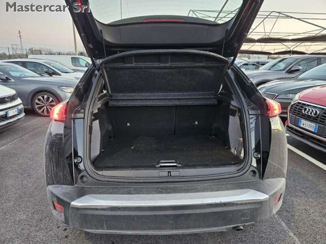 PEUGEOT 2008 usata, con Volante in pelle